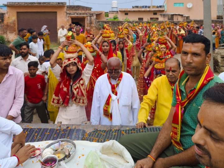 आस्था:  सम्भल क्षेत्र के रिठाली में निकली भव्य शोभा यात्रा एवं कलश यात्रा