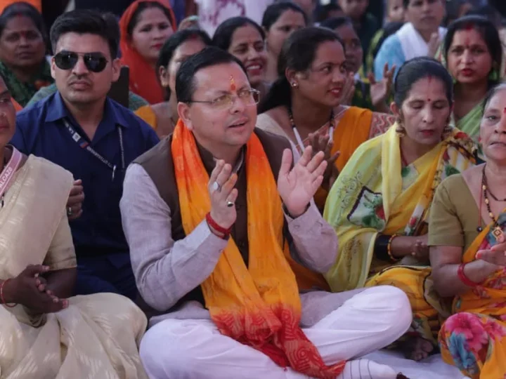 मुख्यमंत्री पुष्कर सिंह धामी ने बोले- भर्ती परीक्षाओं में पारदर्शिता सुनिश्चित हुई है, 33 हजार से अधिक युवाओं को योग्यता के आधार पर सरकारी नौकरी मिली