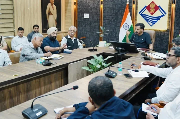 विधानसभा चुनाव-2027ः देहरादून में 23 अक्टूबर से ईवीएम की तकनीकी जांच, डीएम ने राजनीतिक दलों से मांगा सहयोग