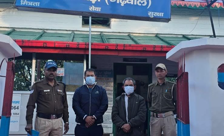 कामयाबी: गैंगस्टर एक्ट में वांछित दो इनामी गिरफ्तार, लंबे समय से थे फरार 