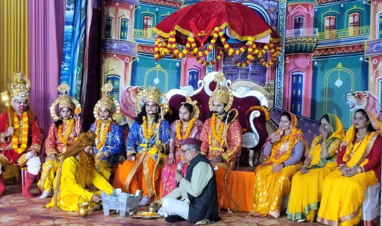 आयोजन: गौचर में 11 दिन तक सजी कामधेनु रामलीला, भगवान राम के राज्याभिषेक के साथ समापन