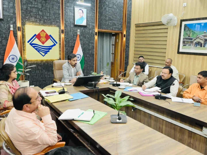 राष्ट्रपति के प्रस्तावित प्रदेश भ्रमण के दृष्टिगत जिलाधिकारी डॉ0 आशीष चौहान ने की तैयारियों की समीक्षा, अधिकारियों को दिए आवश्यक दिशा-निर्देश