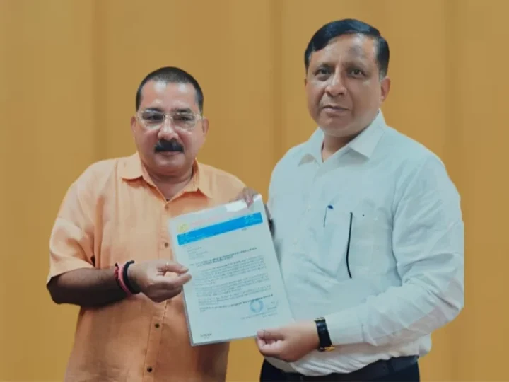 उत्तराखण्ड में सूचीबद्ध न्यूज पोर्टलों को जल्द जारी होंगे सम्मानजनक राशि के विज्ञापन, उत्तराखण्ड श्रमजीवी पत्रकार यूनियन की मांग पर लगी मुहर