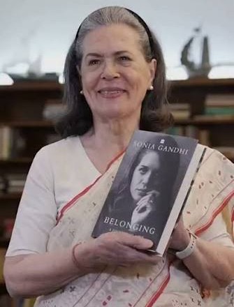 शुरूआत: इंस्टाग्राम पर सोनिया गांधी का डेब्यू, अपनी किताब ‘बिलॉन्गिंग: ए जर्नी ऑफ लव’ की दिखाई झलक