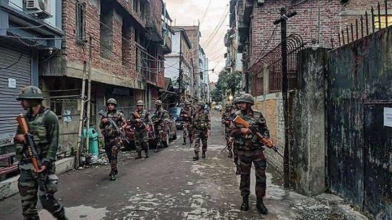 मुद्दा: -भू-राजनीतिक दबाव में हाथ आए संदिग्ध आतंकवादियों को छोड़ देने की रवायत