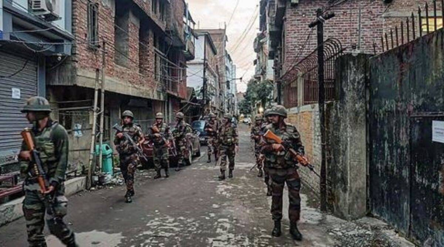 मुद्दा: -भू-राजनीतिक दबाव में हाथ आए संदिग्ध आतंकवादियों को छोड़ देने की रवायत